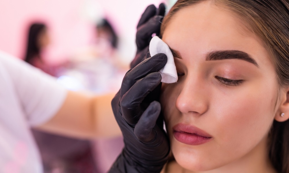 Fix Your Eyelids With The Help Of Sub Brow Lifting Surgery